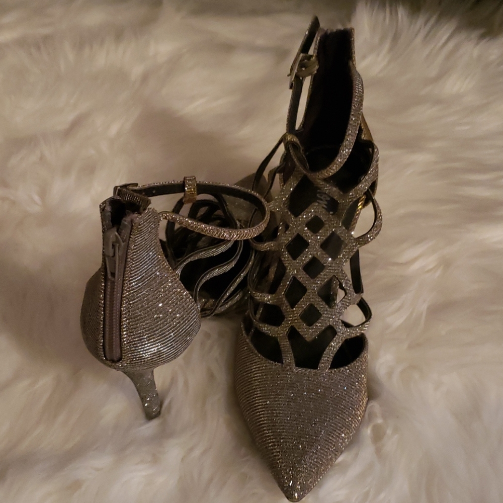 Shoes - Picture 2 of 3